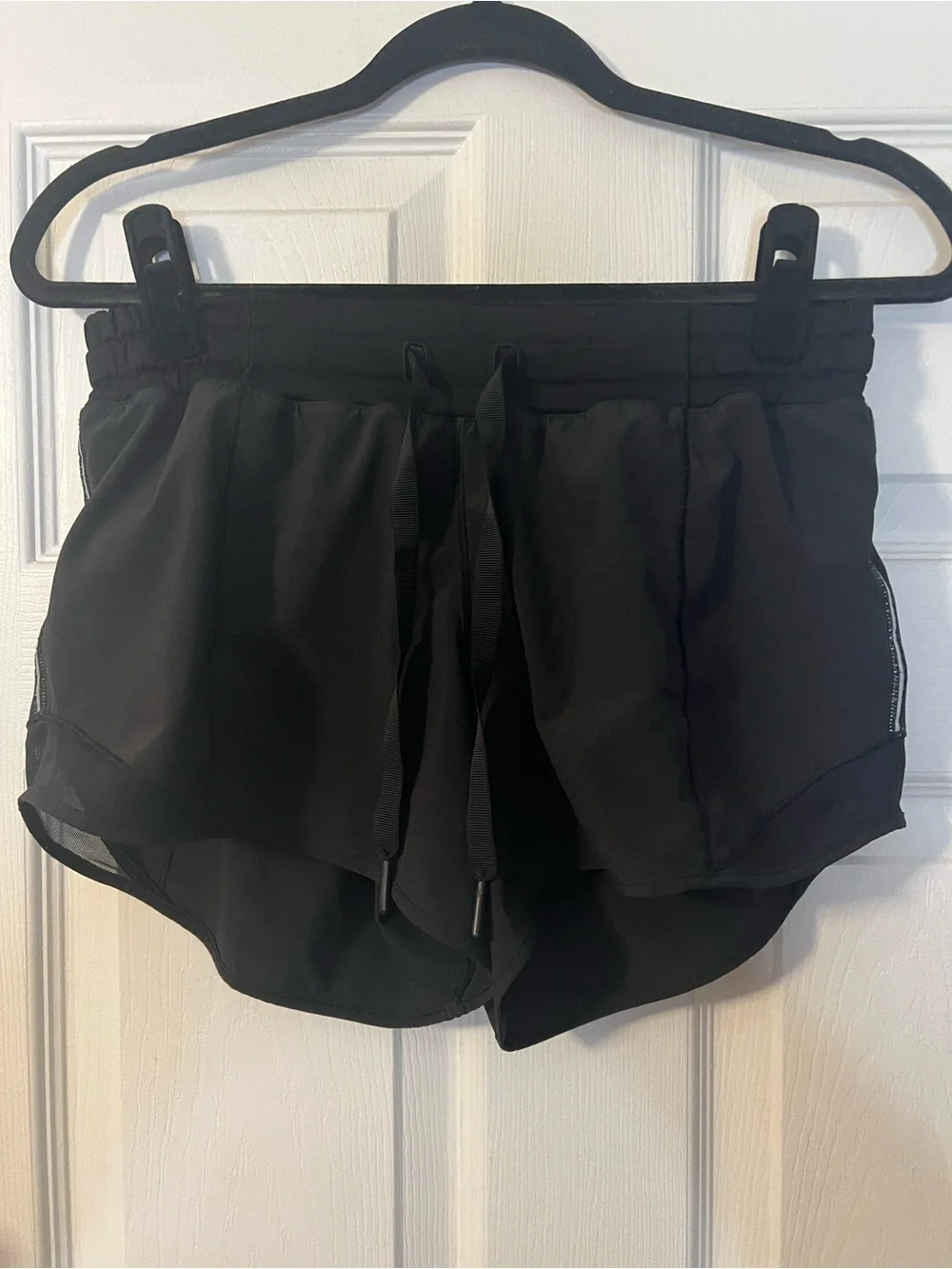 #110 Lululemon Hotty Hot Short Long 4” Black Size 4 EUC